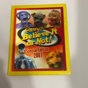 Ripley's Believe It or Not Special Edition 2007 Holographic Hard Cover Book
